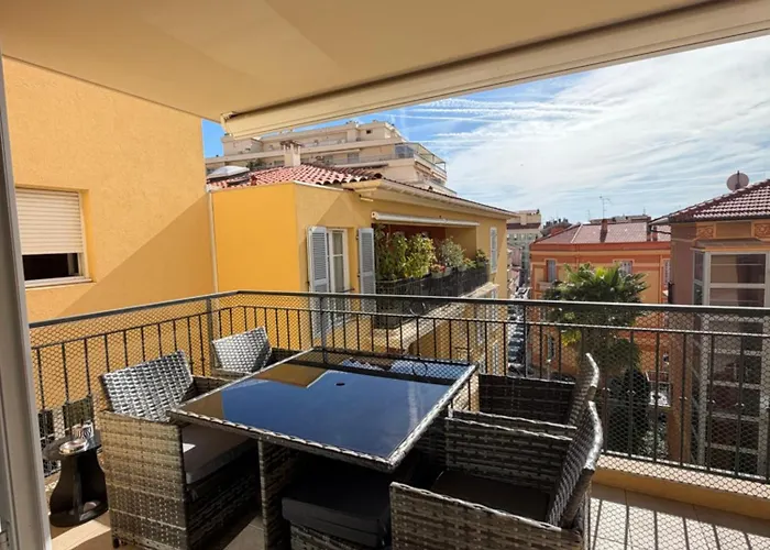 Bilocale Centro, Terrazzo E Parking Privato Lejlighed