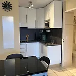 Bilocale Centro, Terrazzo E Parking Privato * Ментона