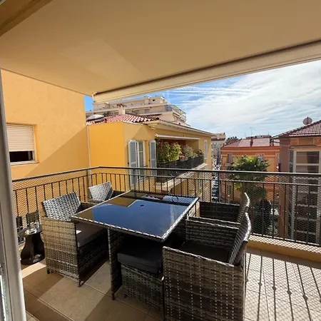 Bilocale Centro, Terrazzo E Parking Privato Apartamento