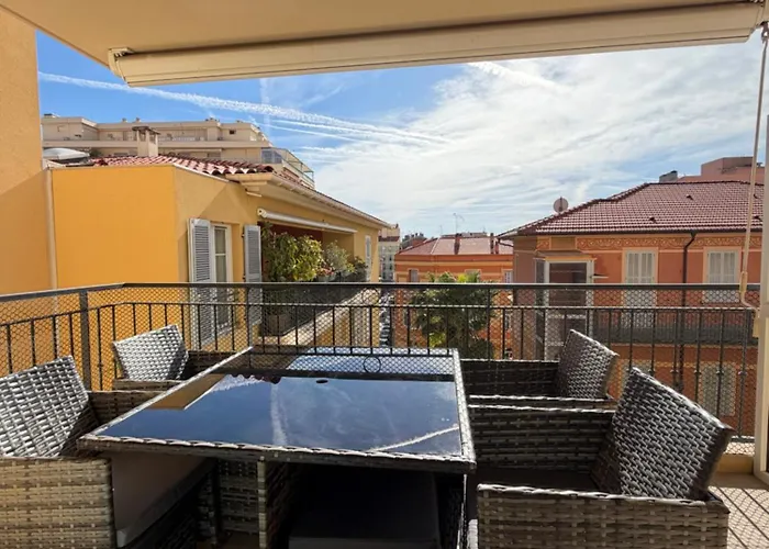 Bilocale Centro, Terrazzo E Parking Privato * マントン