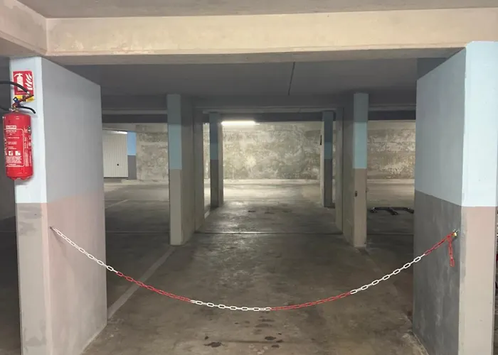 Bilocale Centro, Terrazzo E Parking Privato アパート マントン